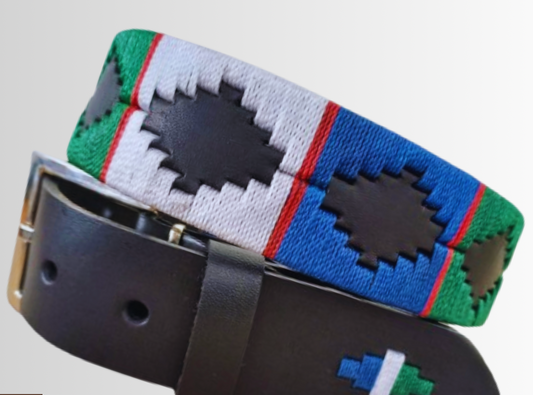 Cinturón en cuero con diseño en hilo encerado Bravio